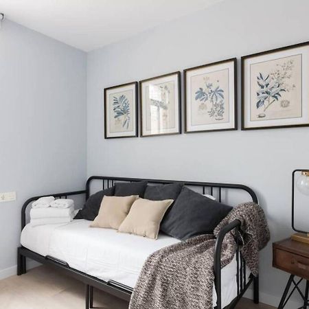 2 Bdr Penthouse In Grcia Apartment บาร์เซโลนา ภายนอก รูปภาพ
